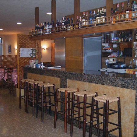 Amolls Restaurant I Habitacions โอลอต ภายนอก รูปภาพ