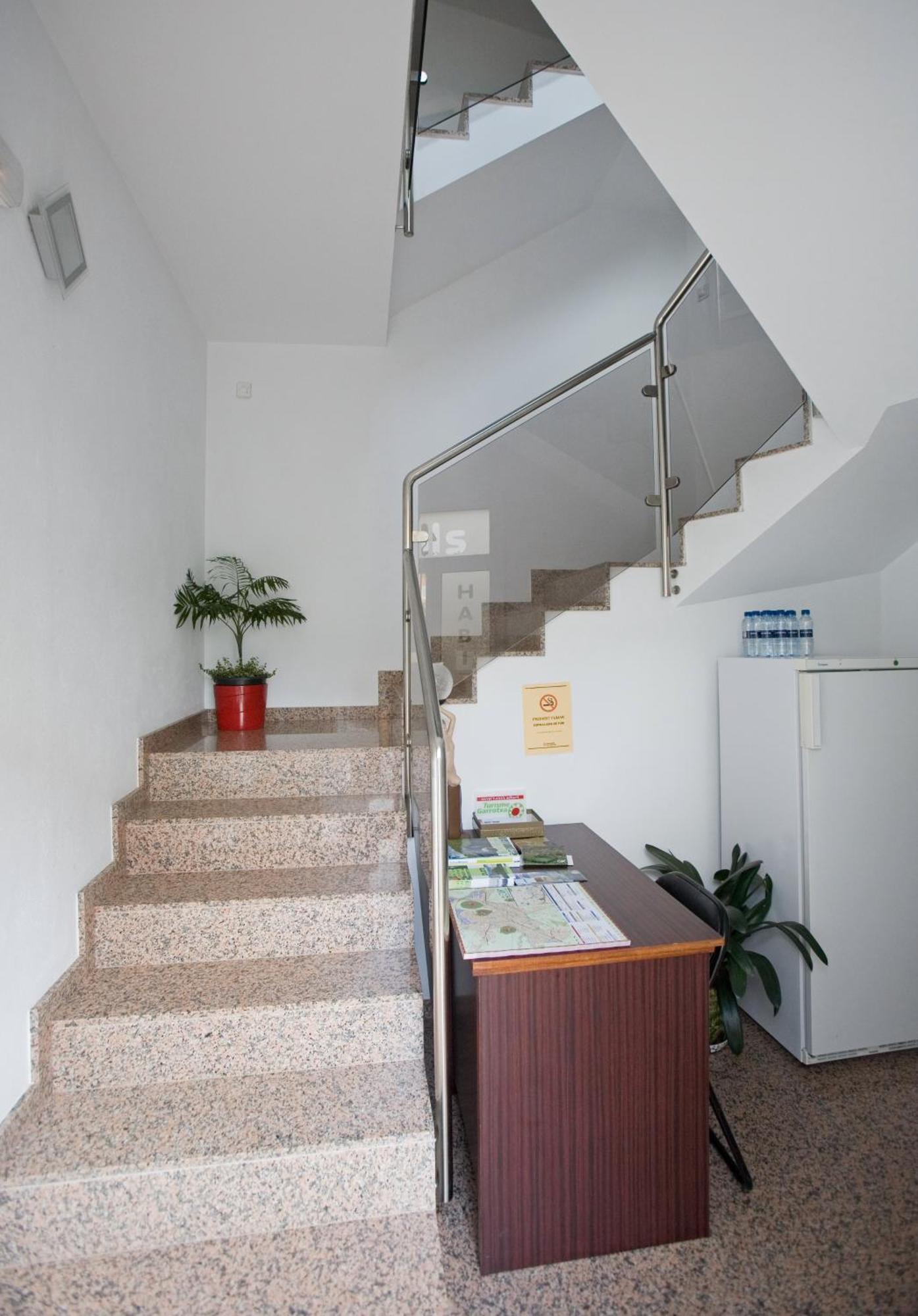Amolls Restaurant I Habitacions โอลอต ภายนอก รูปภาพ