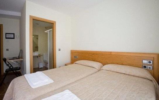 Amolls Restaurant I Habitacions โอลอต ห้อง รูปภาพ