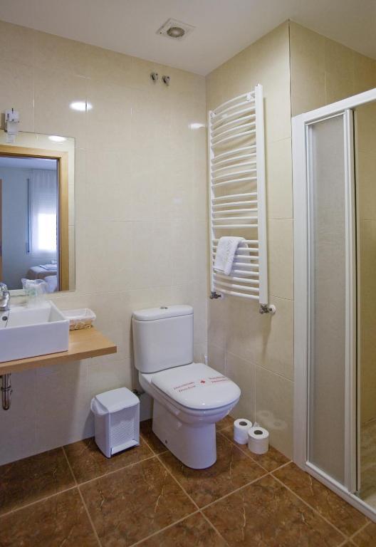 Amolls Restaurant I Habitacions โอลอต ภายนอก รูปภาพ